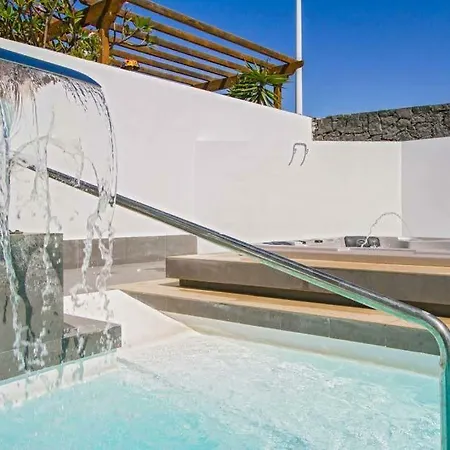 Villa Playa Blanca Sleeps 8 Pool Air Con T803048 Playa Blanca (Lanzarote)