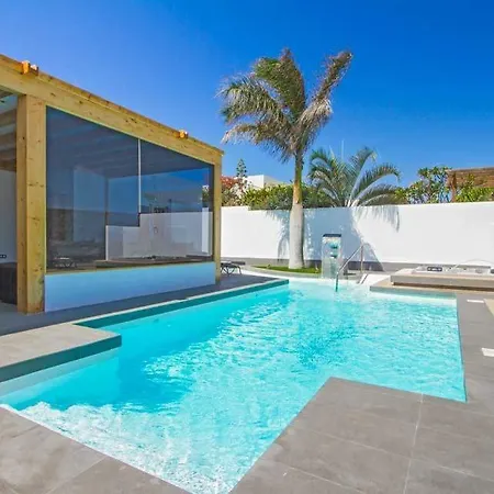 Playa Blanca Sleeps 8 Pool Air Con T803048 别墅 *