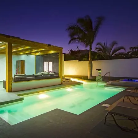 Villa Playa Blanca Sleeps 8 Pool Air Con T803048 Playa Blanca (Lanzarote)